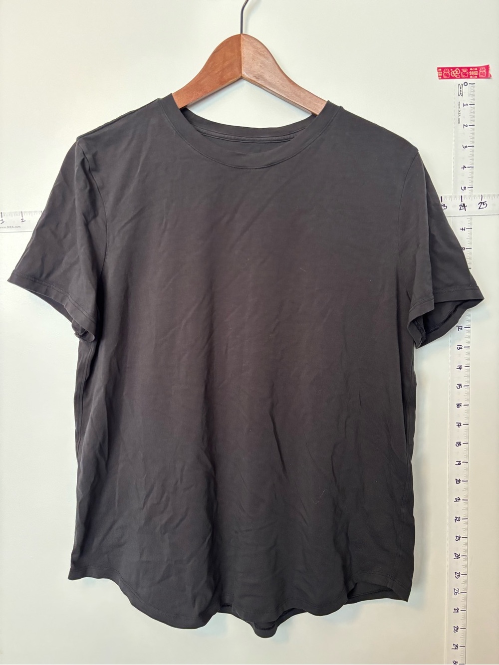 Women’s lululemon t shirt black size L.